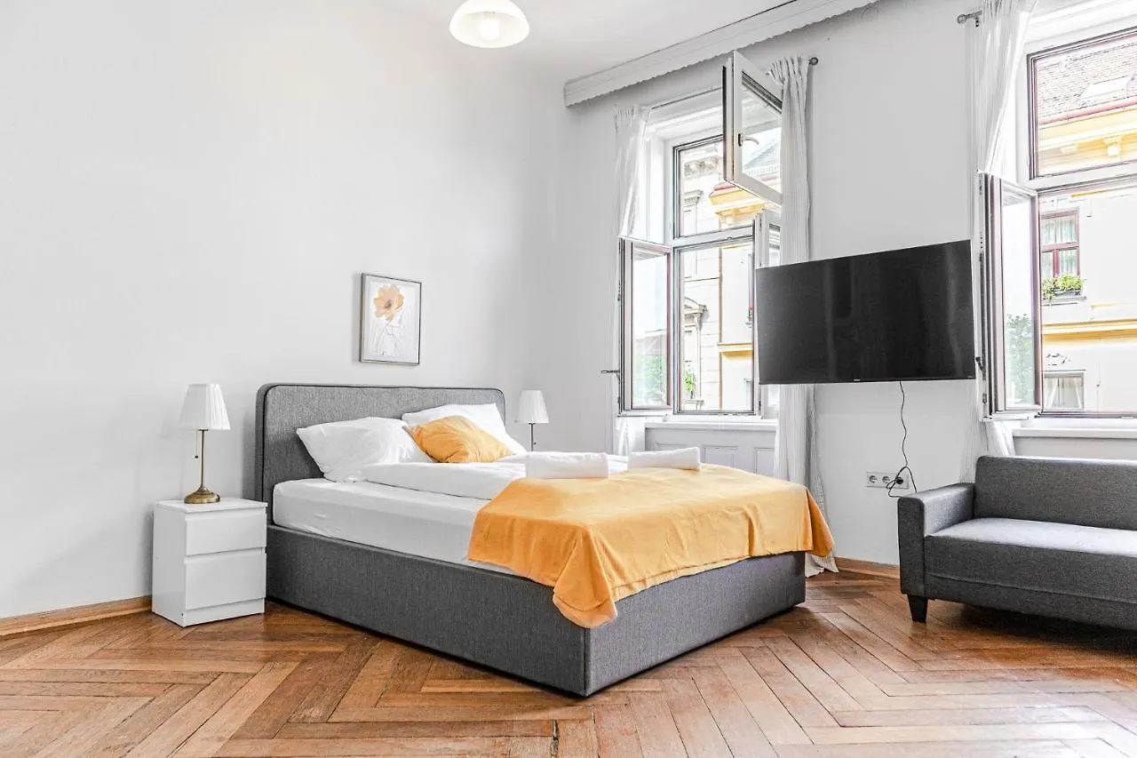 Cozy 2Br Apt. Near Akh Hospital-Ideal For Longstay Vienna 0*,  Austria