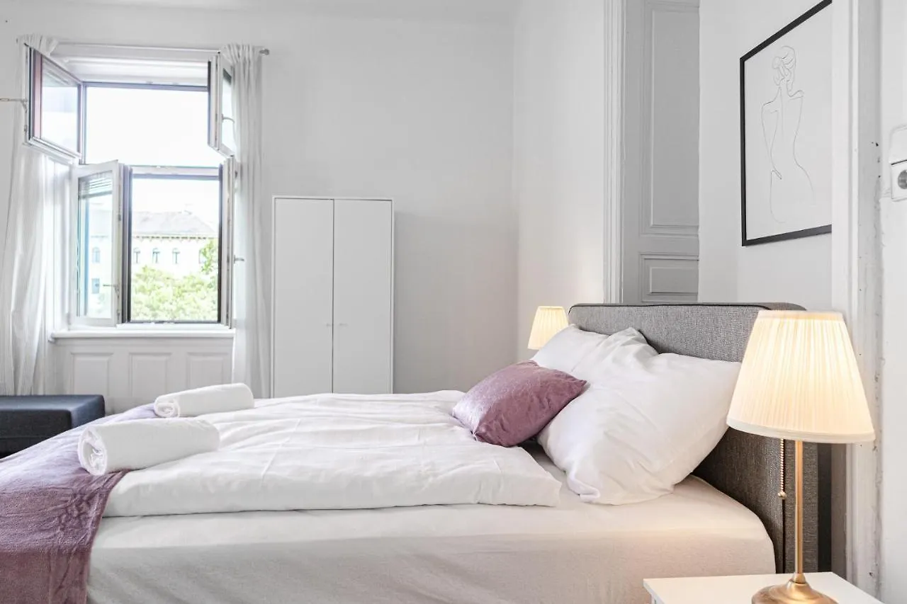 Cozy 2Br Apt. Near Akh Hospital-Ideal For Longstay Vienna Austria